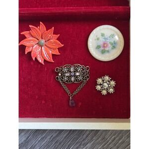 brooch lot
